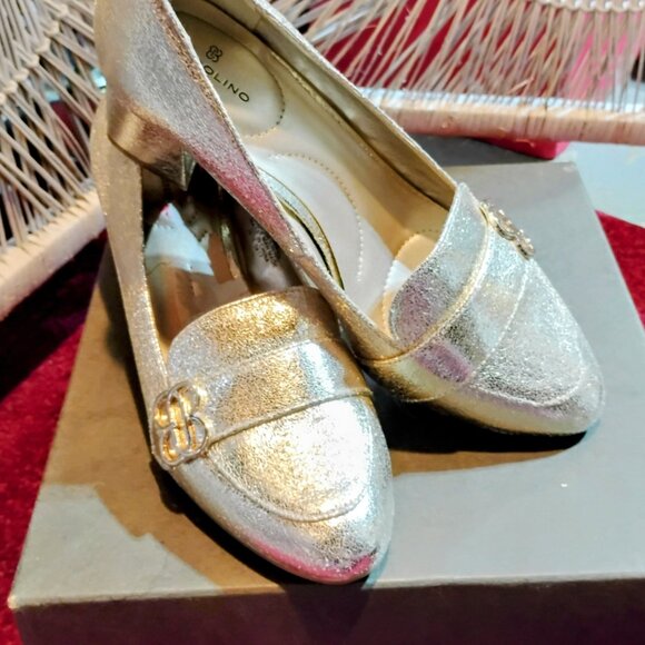 Bandolino metallic gold loafers size 7 New! **Read - Picture 3 of 12